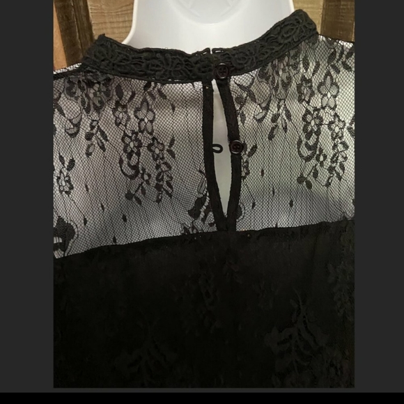 **SOLD**Entro black lace crochet trim bell sleeve top NWT - Picture 4 of 12